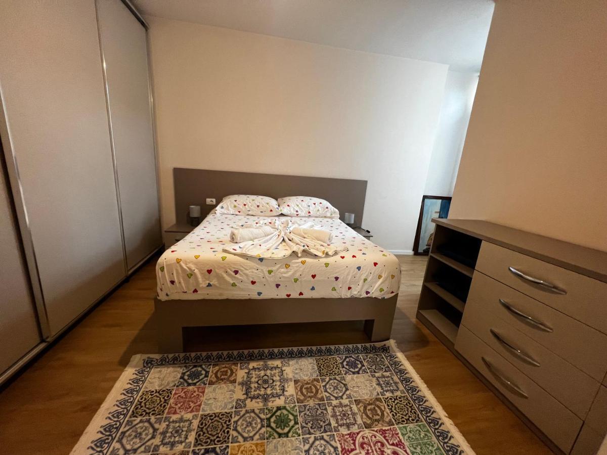 Tirana Main Square Apartman Kültér fotó